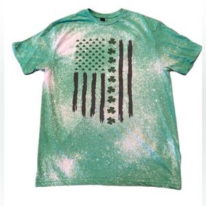 Gildan Women’s Green Saint Patricks T-Shirt with Speckled Design Size Large